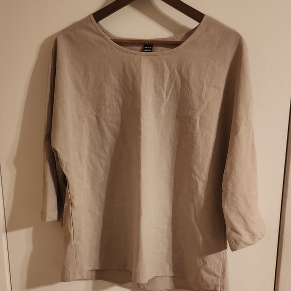 Tops - Uniqlo Tan Relaxed 3/4 Sleeve Blouse